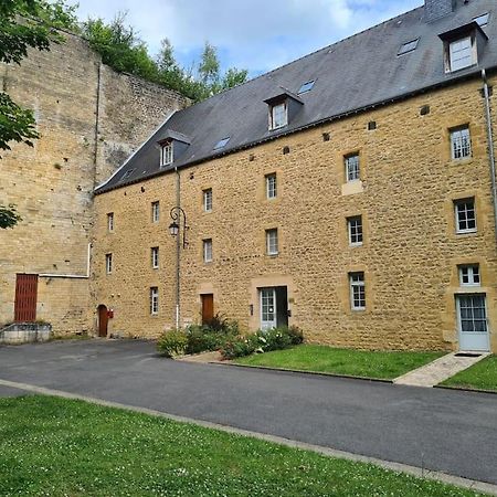 Aux Remparts Du Chateau Седан Экстерьер фото